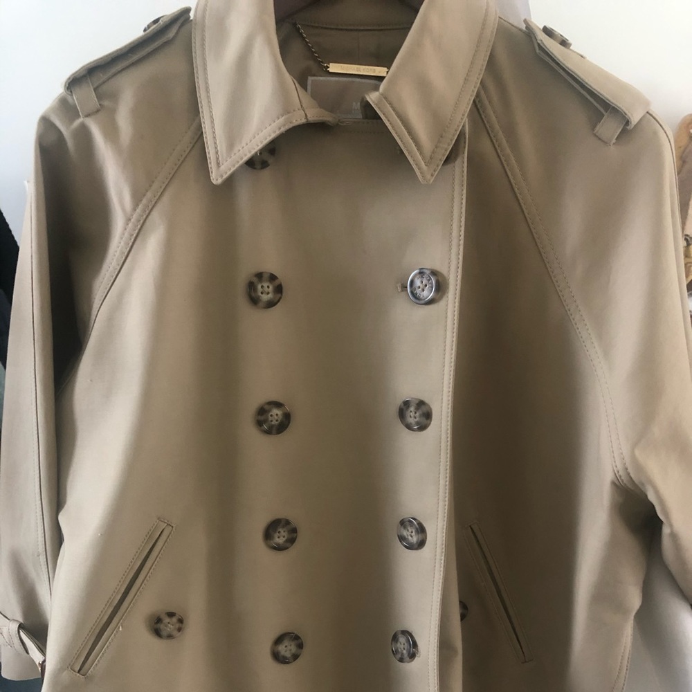 Michael Kors Cape type jacket in perfect condition